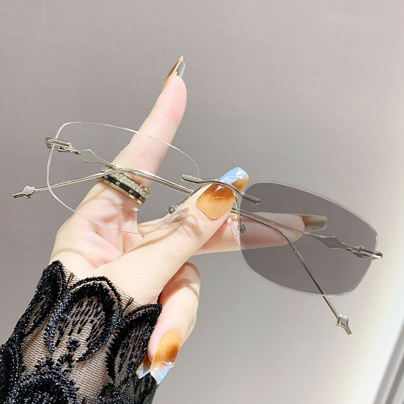 Fashionable Women's Photochrom - Women'S Fashion Glasses With Clear Lenses 评论和价格