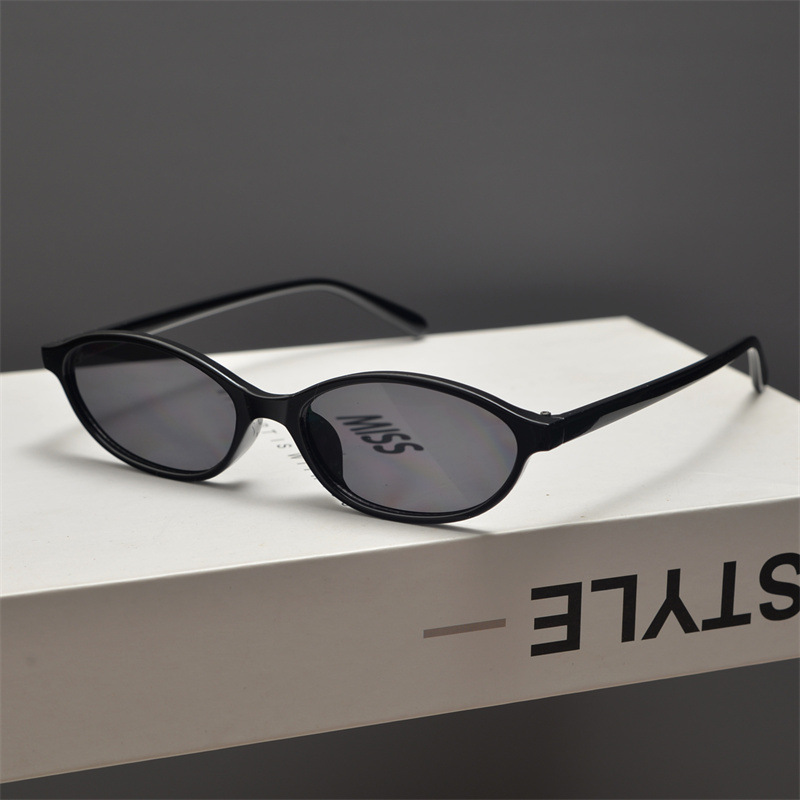 New Retro Oval Cat Eye Sunglas - Women'S Fashion In The 90S 评论和价格
