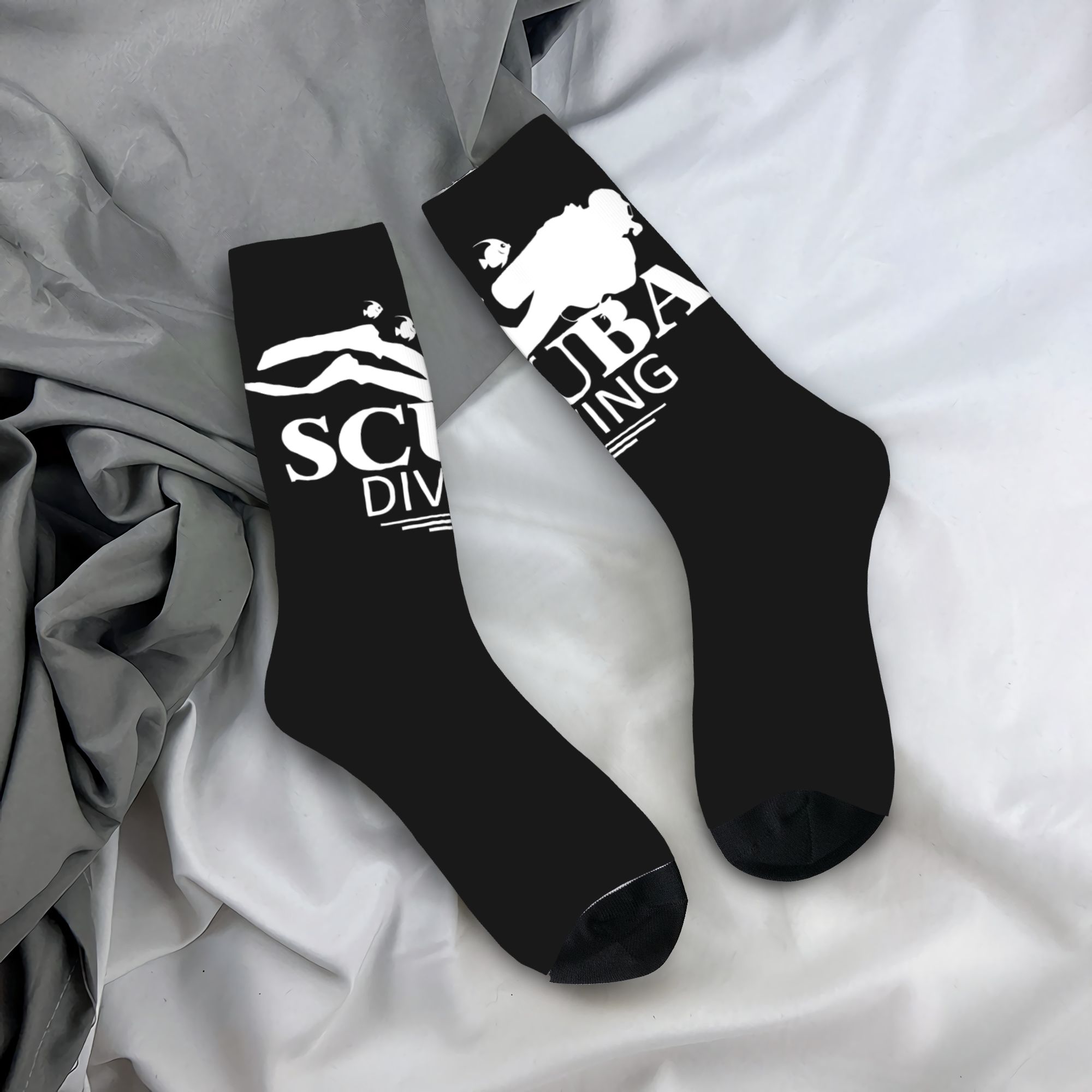 Custom Funny Scuba Diving Men  - Women'S Fashion Socks 评论和价格