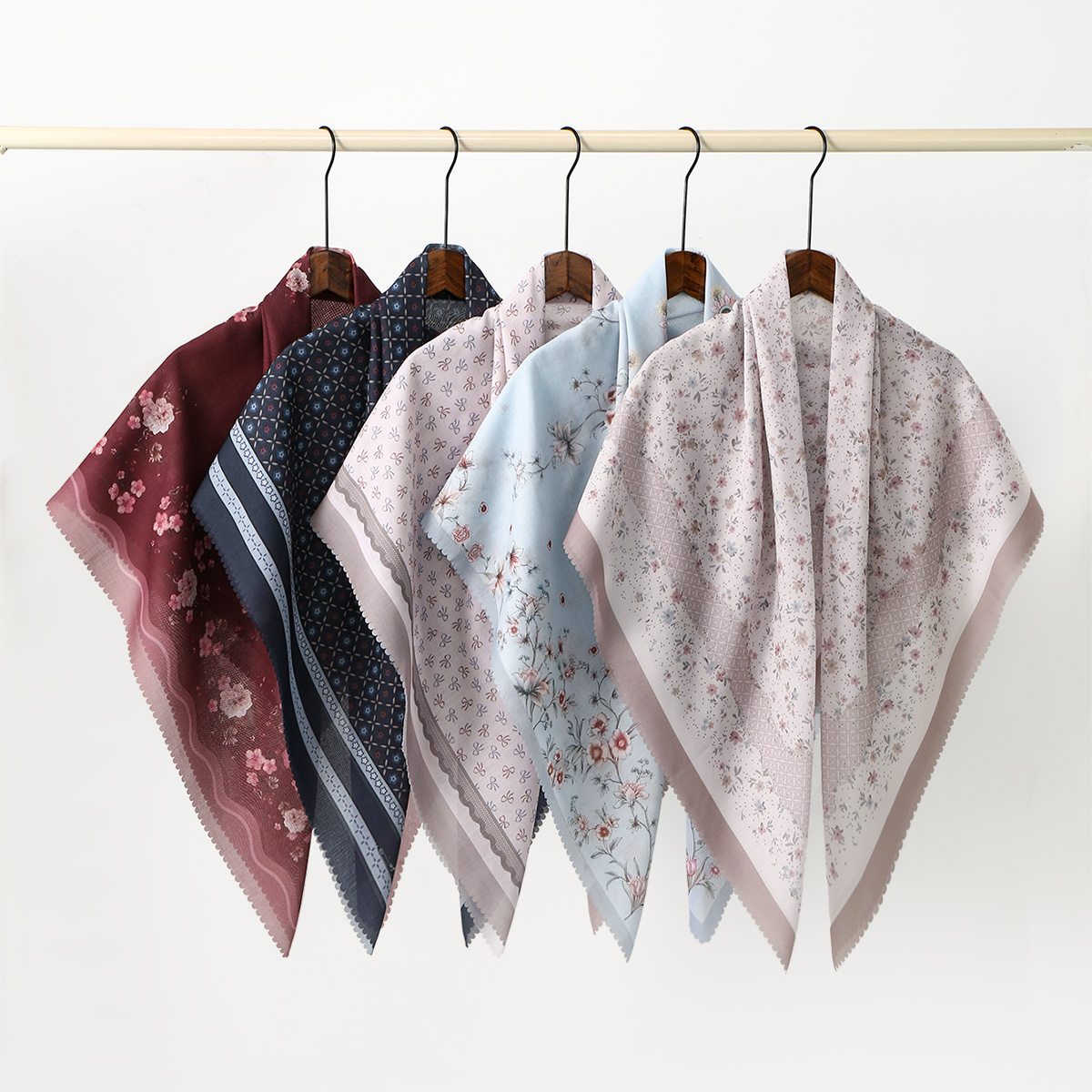 Floral Printed Wave Viscose Sq - Women Fashion Malaysia 评论和价格