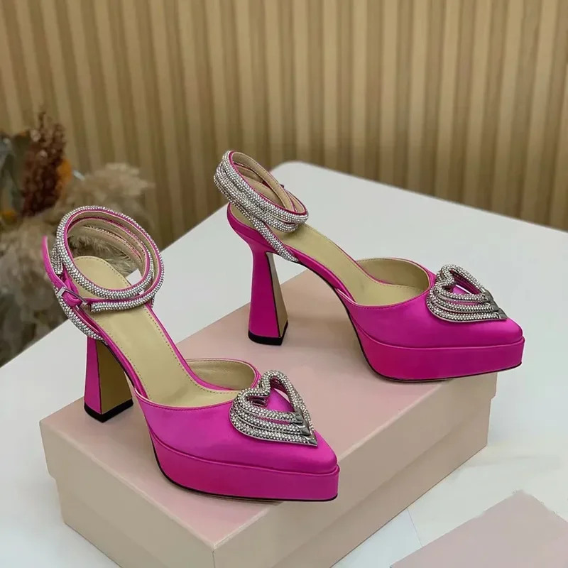 Platform Crystal Love Decorati - Women Fashion Nova 评论和价格